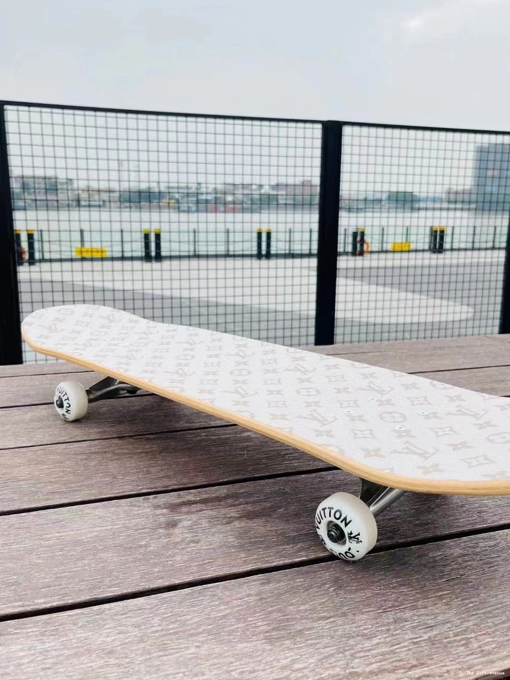 SKATEBOARD LV CUSTOM 0805